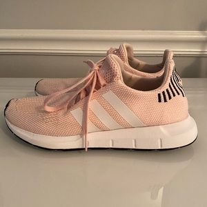 Women’s adidas Swift Run Sneaker size 8.5
